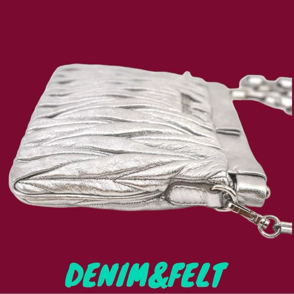 🩶MIU MIU Metallic Matelasse Silver Leather Chain Crossbody Bag/Purse | PRELOVED - Picture 4 of 16